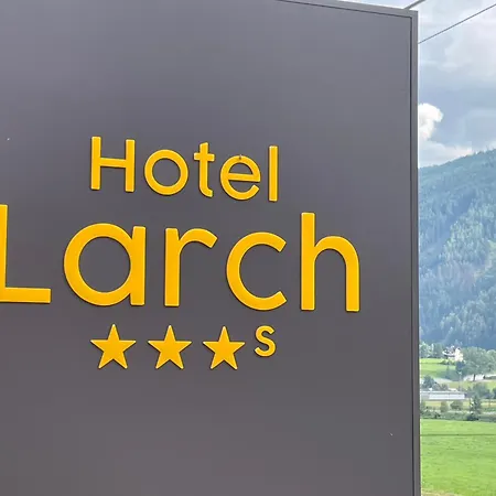 Larch מלון 3*